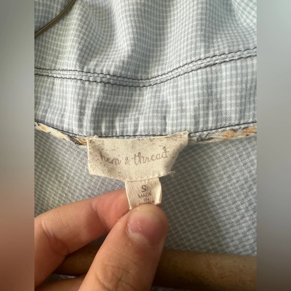 Hem & Thread blouse - Picture 3 of 3